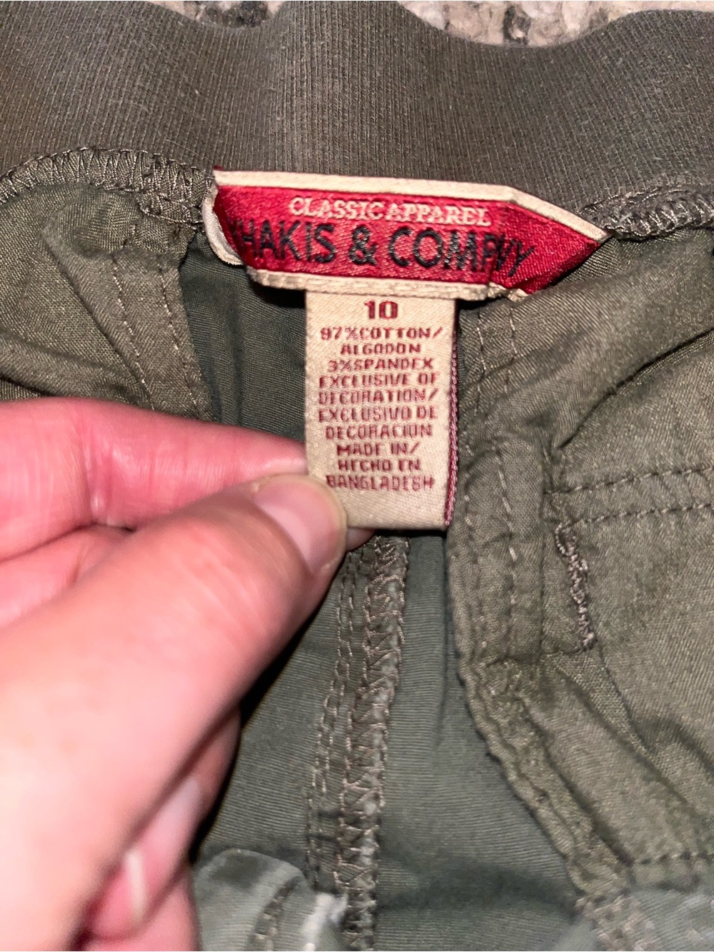 Women’s Olive Green Cargo Shorts with Utility Pockets - Picture 2 of 3